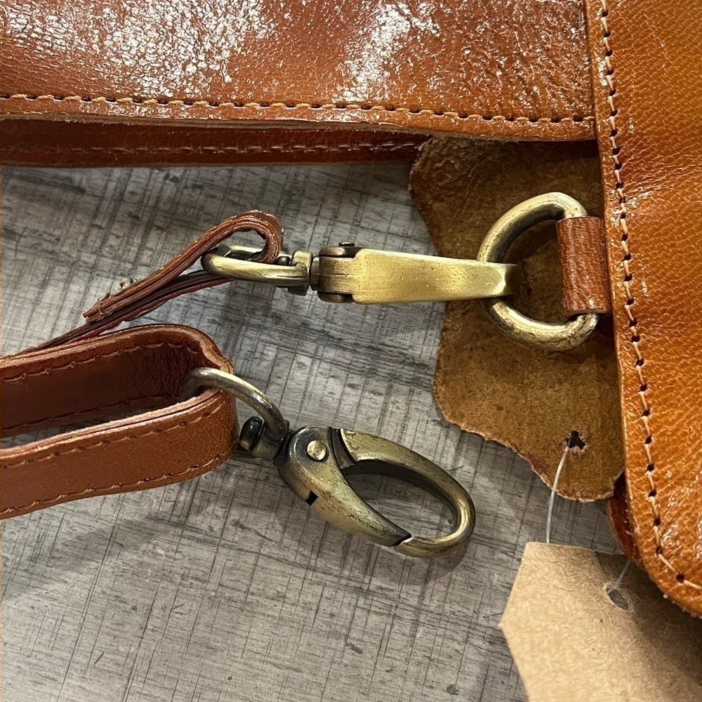 American Genius Leather Handbag w/ Removable Shoulder Strap, Tooled Paisley - Picture 4 of 15